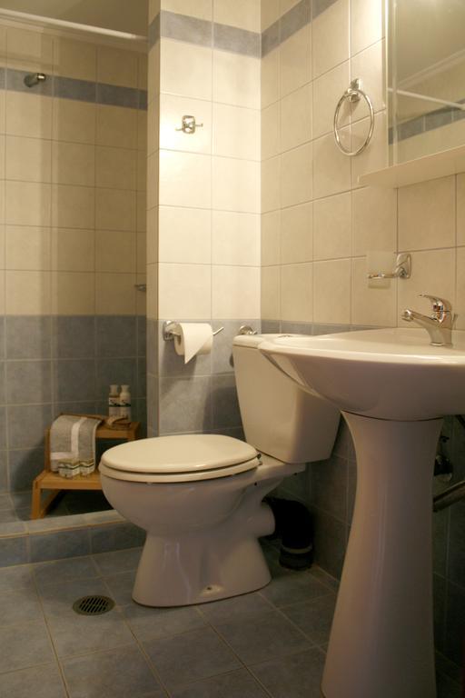 Zouzoulas Filoxenia - Koralia Apartments Milina Habitación foto