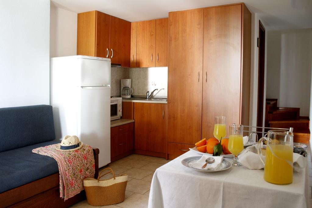 Zouzoulas Filoxenia - Koralia Apartments Milina Habitación foto